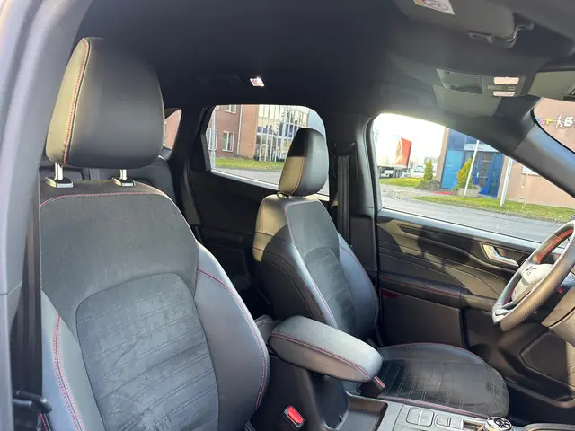 Ford Kuga 2.5 PHEV ST-Line X 2022 Hybride Benzine 15