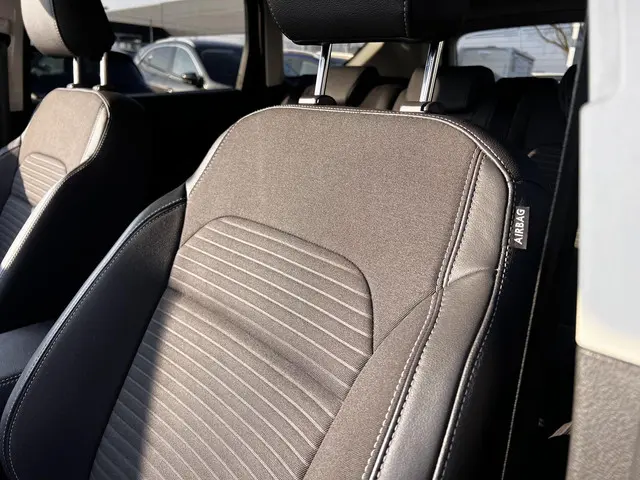 Ford Kuga 1.5 EcoBoost Titanium 2019 Benzine 32