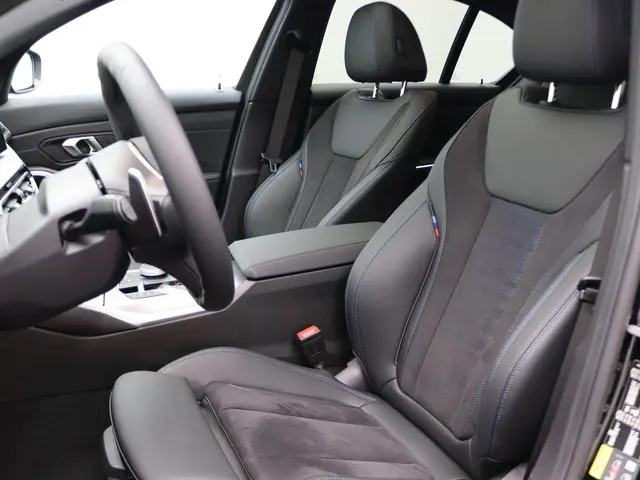 BMW 3 Serie Sedan 320e 2025 Hybride Benzine 7