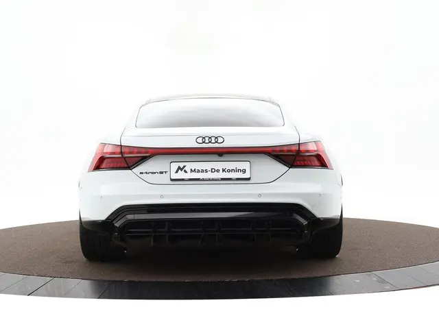 Audi e-tron GT 476pk Competition 93 kWh 2022 Elektrisch 6