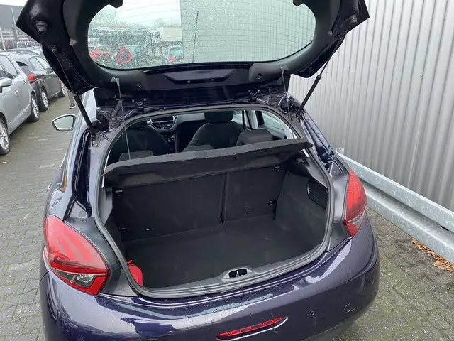 Peugeot 208 1.2 PureTech GT-line 2018 Benzine 14