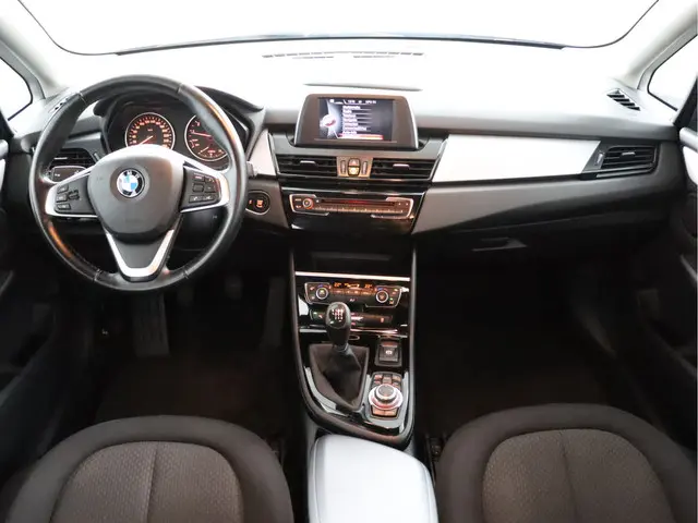 BMW 2 Serie Active Tourer 220i Essential 2015 Benzine 9