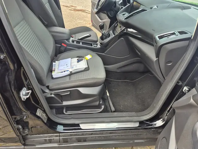 Ford C-MAX 1.0 Titanium 2016 Benzine 12