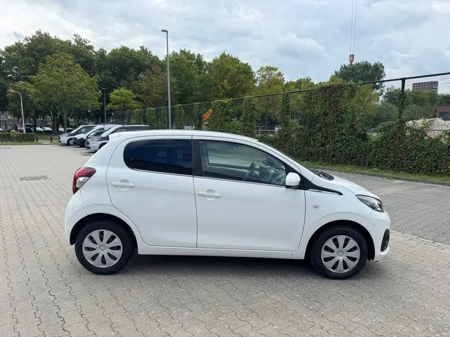 Peugeot 108 1.0 e-VTi Active 2015 Benzine 12