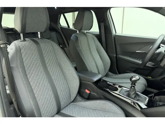 Peugeot 2008 1.2T 100pk Allure 2024 Benzine 13