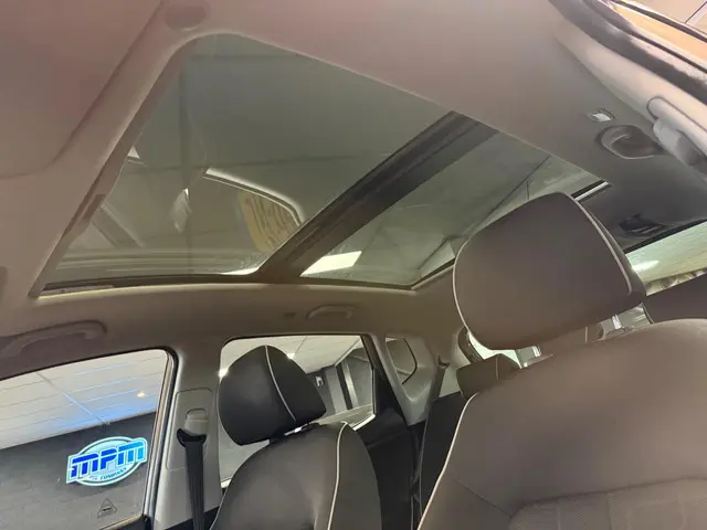 Kia Venga 1.4 CVVT ExecutiveLine 2015 Benzine 17