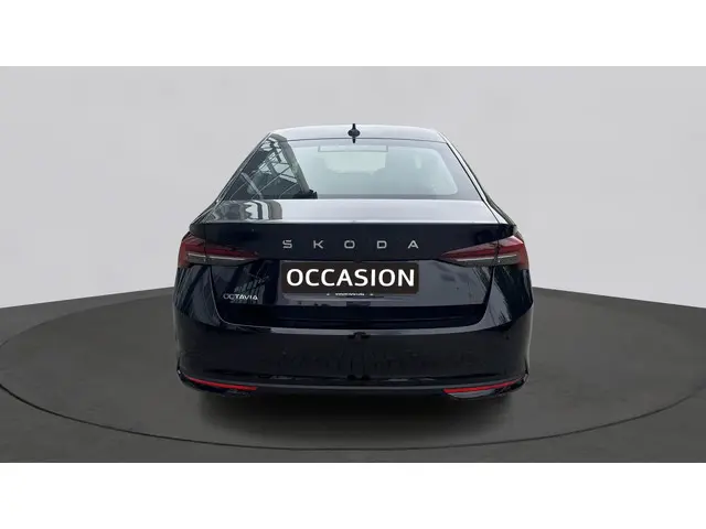 Škoda Octavia 1.5 TSI MHEV Business Edition 2025 Benzine 8