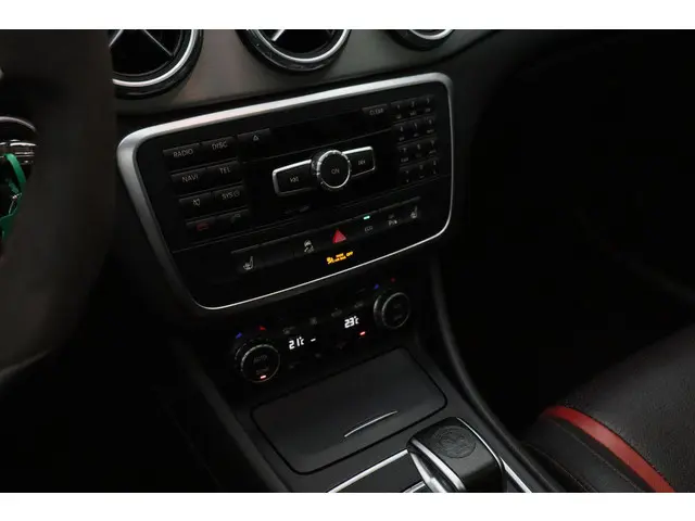 Mercedes-Benz GLA AMG 45 4Matic Edition 1 2014 Benzine 28