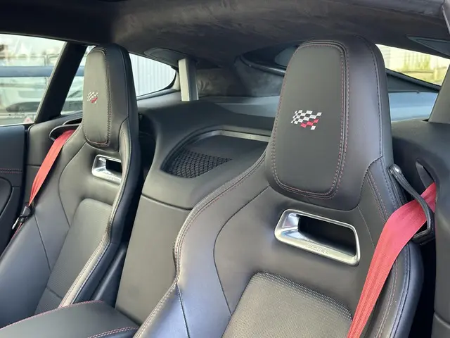 Jaguar F-Type P300 RWD R-Dynamic 2020 Benzine 39