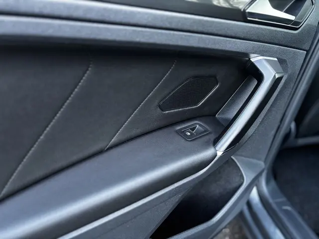 Volkswagen Tiguan 2.0 TSI 4Motion Highline 2018 Benzine 13