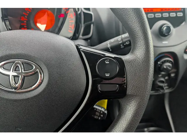 Toyota Aygo 1.0 VVT-i x-fun 2019 Benzine 24