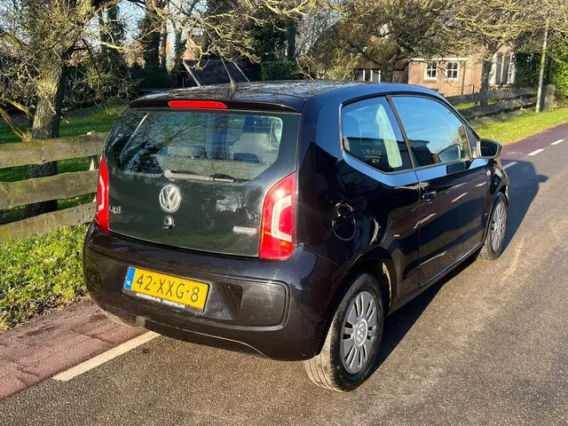 Volkswagen up! 1.0 move up! BlueMotion Airco 2012 Benzine 8