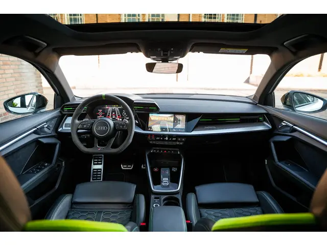 Audi RS3 Limousine 2.5 TFSI RS 3 quattro 2023 Benzine 17