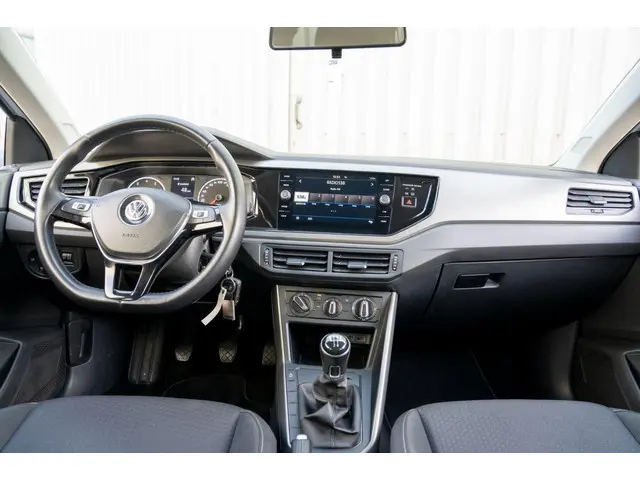 Volkswagen Polo 1.0 TSI Comfortline 2019 Benzine 29