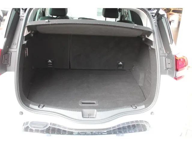 Renault Scénic 1.3 EDC Bose 140 AUTOMAAT 2019 Benzine 23