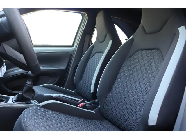 Toyota Aygo X 1.0 VVT-i MT Pulse, 2025 Benzine 14