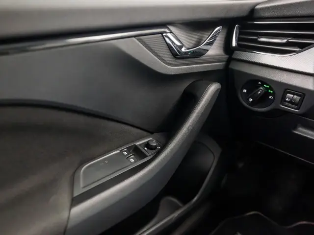 Škoda Kamiq 1.0 TSI Sport 2020 Benzine 22