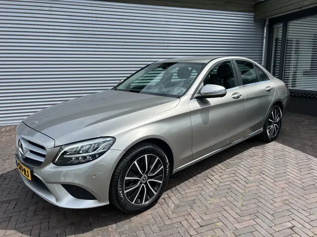 Mercedes-Benz C-Klasse 2