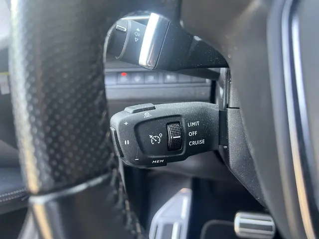 Peugeot 3008 1.6 HYbrid 225 GT 2021 Hybride Benzine 19