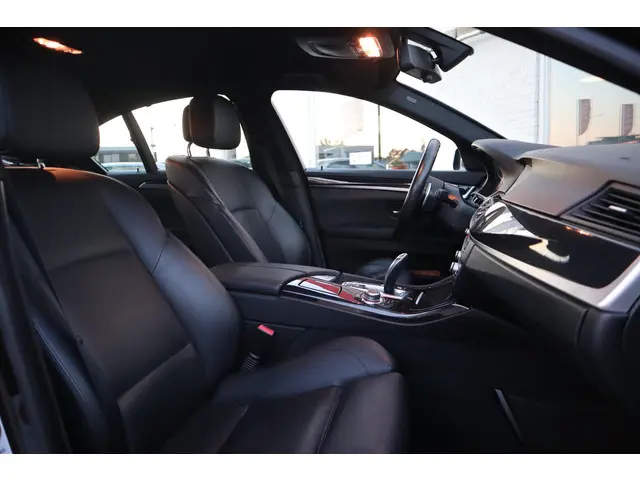 BMW 5 Serie 520i EXECUTIVE 2013 Benzine 15