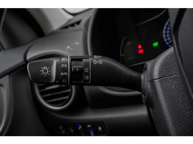 Hyundai Kona EV Premium 64 kWh 2020 Elektrisch 31