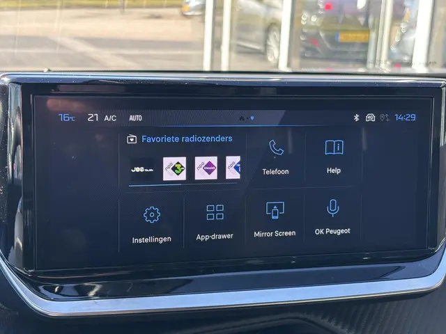 Peugeot 2008 1.2 PureTech 100 Allure 2024 Benzine 20