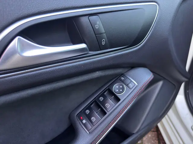 Mercedes-Benz A-Klasse 180 Ambition 2015 Benzine 17