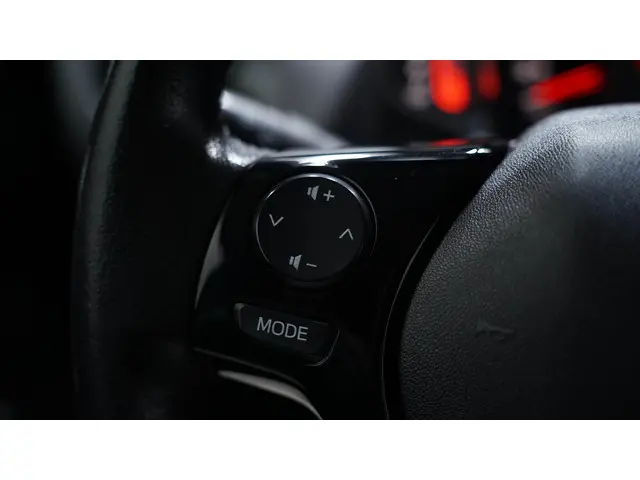 Peugeot 108 1.0 e-VTi Allure 2019 Benzine 18