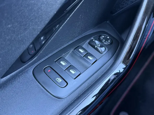 Peugeot 2008 1.2 PureTech GT-line 2016 Benzine 28