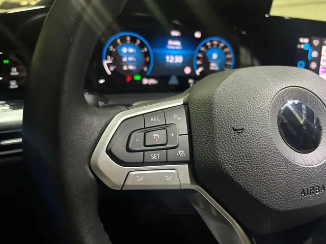 Volkswagen Golf 1.5 eTSI R-Line 2020 Hybride Benzine 13