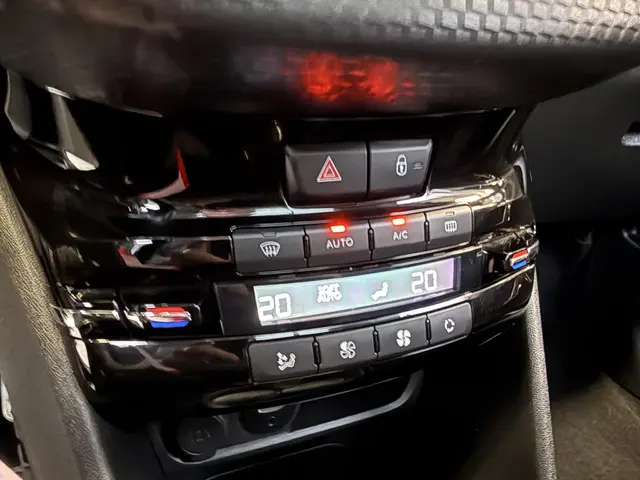 Peugeot 2008 1.2 PureTech GT-line 2018 Benzine 12