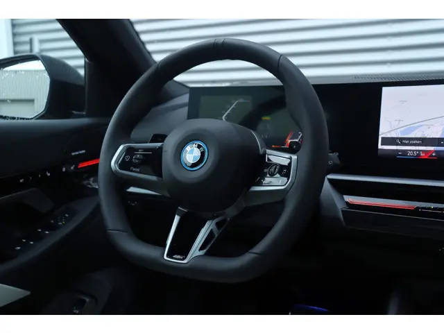 BMW 5 Serie Touring 530e 2025 Hybride Benzine 35