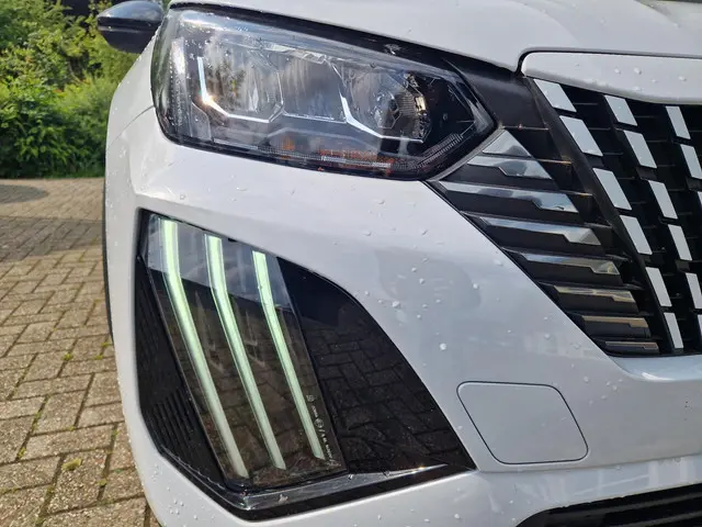 Peugeot 2008 1.2T Automaat 130pk Allure 2024 Benzine 8