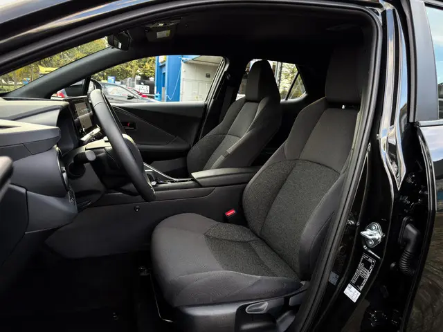 Toyota C-HR 1.8 Hybrid 140 Active 2024 Hybride Benzine 21