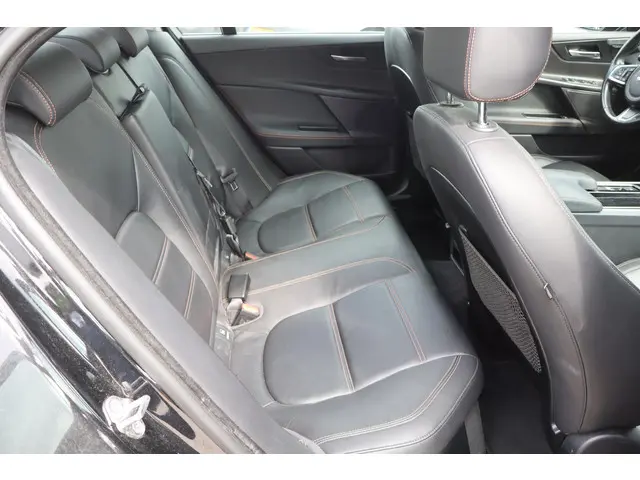 Jaguar XE 2.0 D R-Sport 2018 Diesel 17