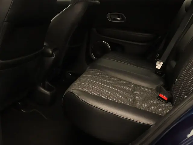 Honda HR-V 1.5 i-VTEC Executive 2016 Benzine 44