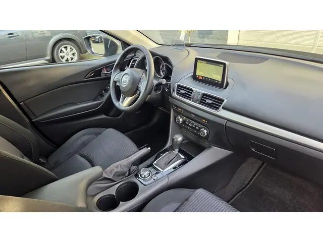Mazda 3 2.0 SkyActiv-G 120 Sports-Line 2015 Benzine 20