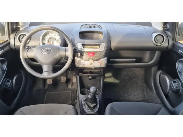 Toyota Aygo 1.0 VVT-i Comfort 2012 Benzine 9