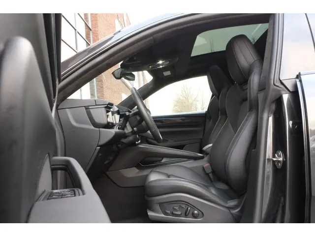 Porsche Macan Turbo 100 kWh 2024 Elektrisch 6
