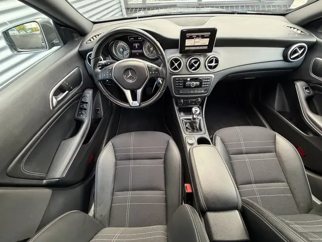 Mercedes-Benz CLA 180 Ambition 2013 Benzine 14