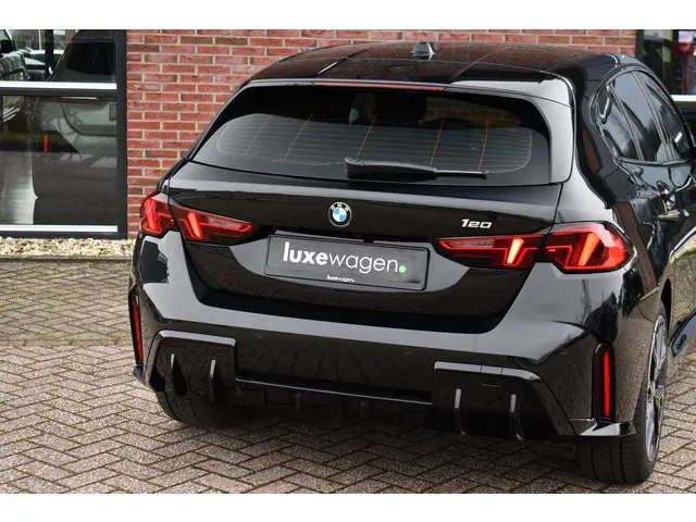 BMW 1 Serie 120 M-Sport 2024 Benzine 45