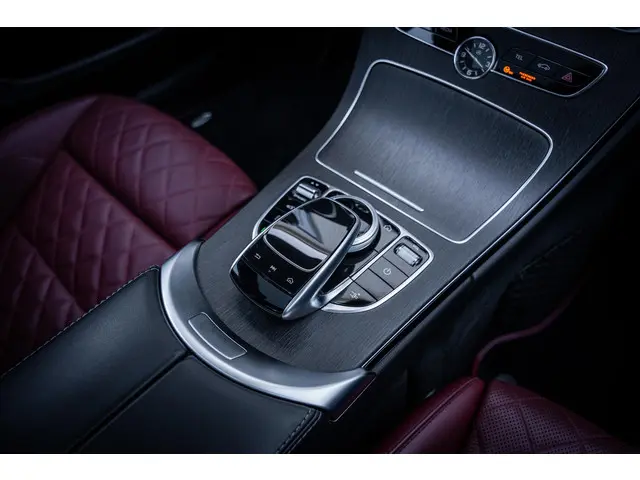 Mercedes-Benz C-Klasse Coupé 300 AMG 2019 Benzine 39