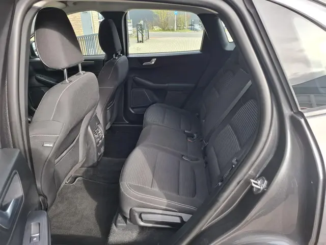 Ford Kuga 2.5 PHEV Titanium 2022 Hybride Benzine 31