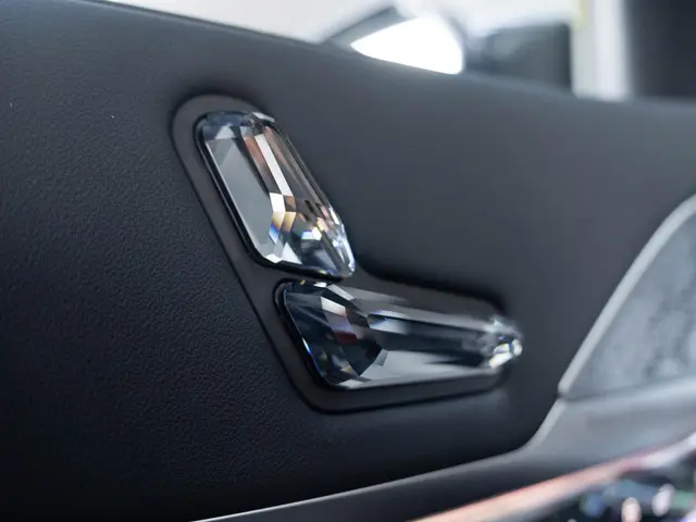 BMW 7 Serie Sedan M760e xDrive 2023 Hybride Benzine 36