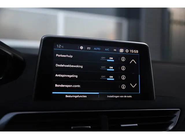 Peugeot 3008 1.6 PureTech Allure 2018 Benzine 42