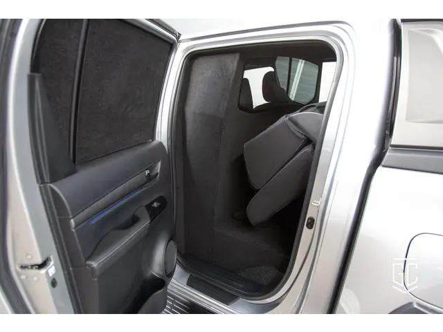 Toyota Hilux 4.0 Double Cab Adventure 2024 Benzine 17