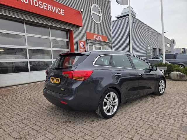Kia cee'd Sportswagon 1.6 GDI Plus Pack 2013 Benzine 7