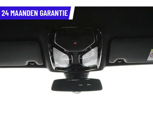 BMW 3 Serie Touring 320i High Executive 2020 Benzine 41