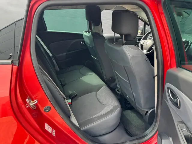 Renault Clio 1.2 GT Automaat / Navi / Sport 2013 Benzine 17
