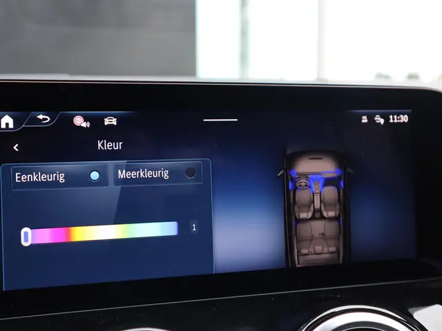 Mercedes-Benz B-Klasse 180 AMG Line 2025 Benzine 33